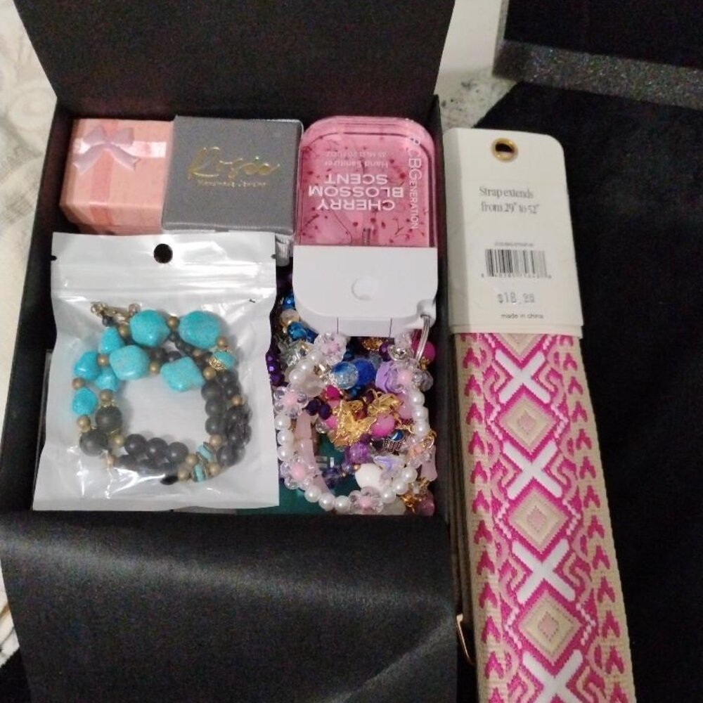 Jewelry Bundle - Picture 13 of 14